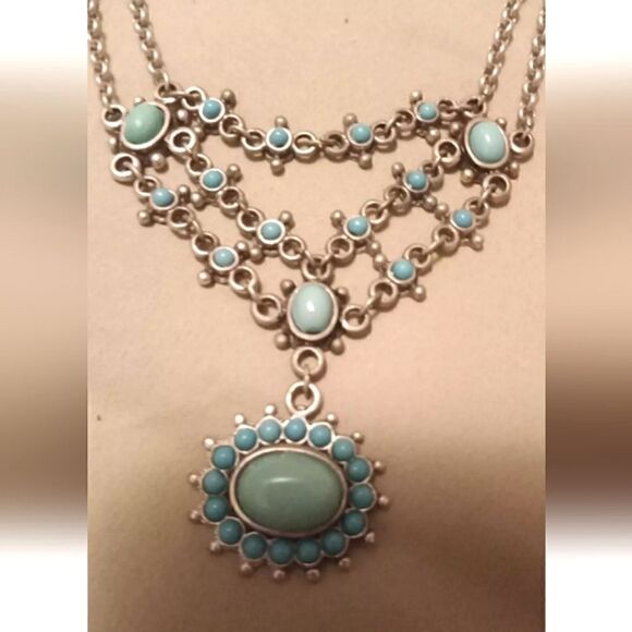 Vintage Avon Bib Necklace Silverstone/Blue 18 " Extension Included - Picture 2 of 3